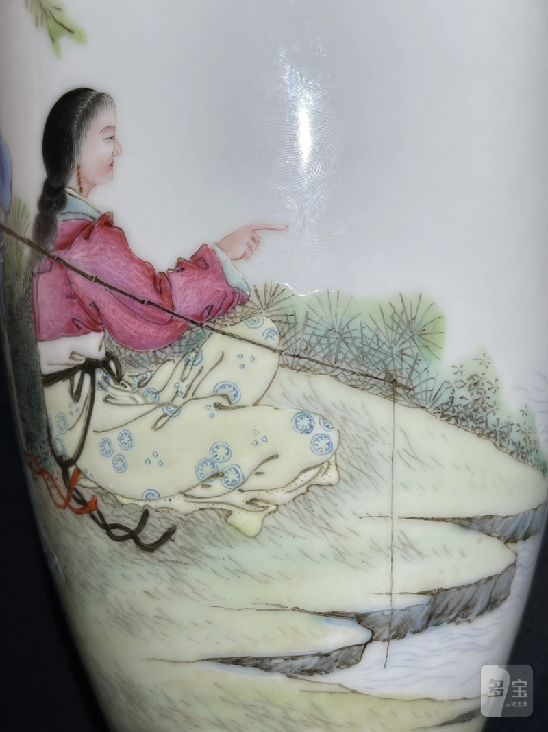 民国 “居仁堂”款粉彩仕女纹瓶 - 图13